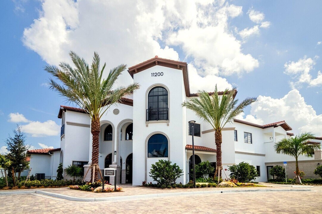 11270 Randi Dr in Wellington, FL - Building Photo