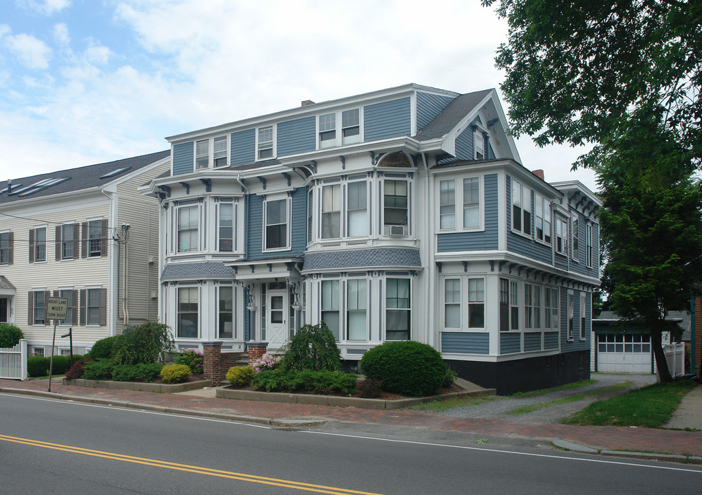 132 High St in Newburyport, MA - Building Photo