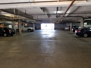 14740 Erwin St in Los Angeles, CA - Building Photo - Building Photo