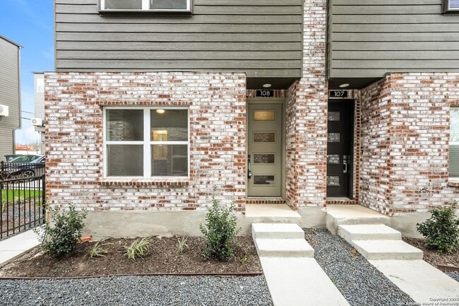 property at 210 W Poplar St