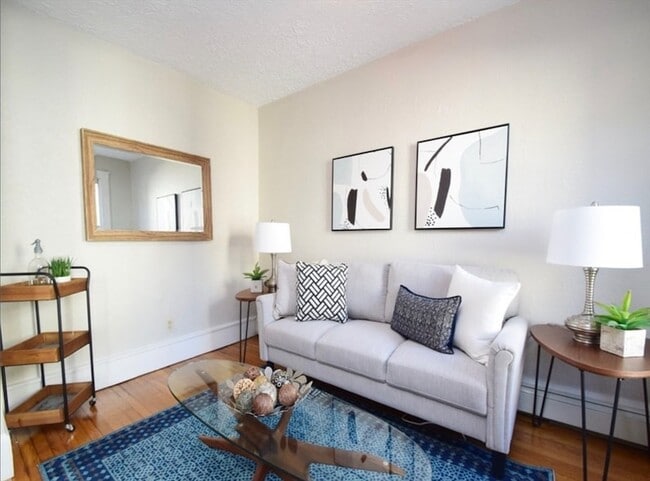 217 Boylston St, Unit 2 in Boston, MA - Building Photo - Building Photo