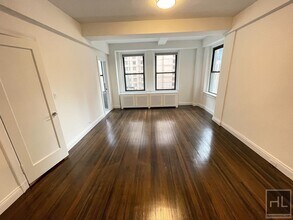 WEST 55 STREET in New York, NY - Building Photo - Building Photo