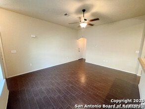 602 Creekside Cir in New Braunfels, TX - Building Photo - Building Photo
