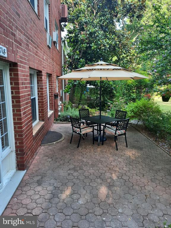 property at 1718 Preston Rd