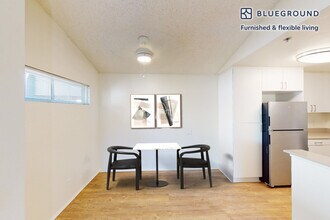 5679 Amaya Dr in La Mesa, CA - Foto de edificio - Building Photo