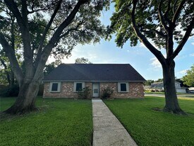 1937 Arcadia Dr in Sugar Land, TX - Building Photo