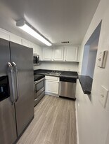 2533 N Alafaya Trail in Orlando, FL - Building Photo