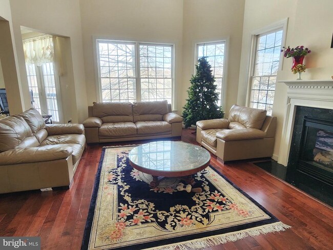 10118 Daniels Run Way in Fairfax, VA - Building Photo - Building Photo