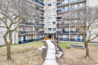 Anchorage Apartments* in Oakville, ON - Building Photo - Building Photo