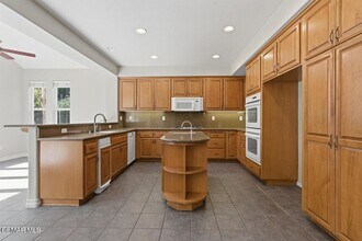 1775 Red Robin Pl in Thousand Oaks, CA - Building Photo - Building Photo