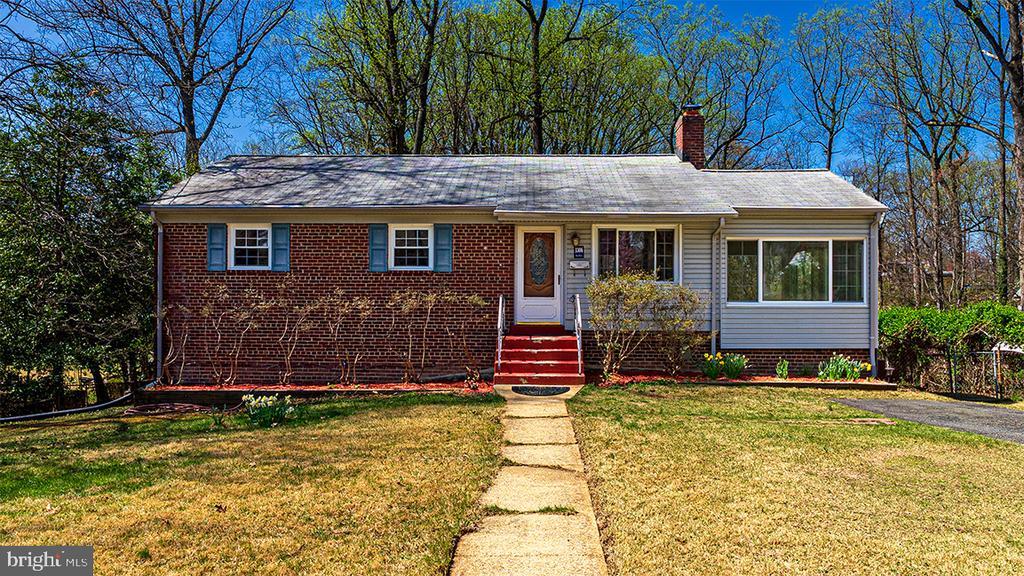 3306 Dye Dr in Falls Church, VA - Building Photo