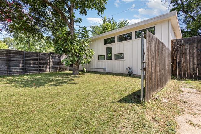 1030 Mt Auburn Ave in Dallas, TX - Building Photo - Building Photo