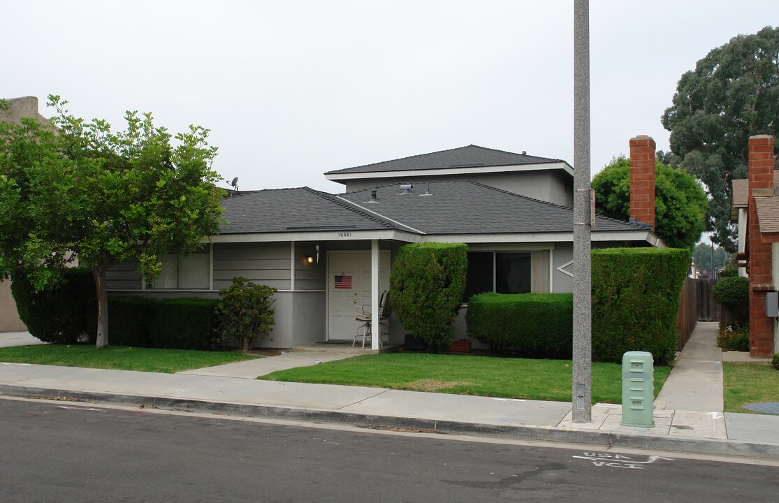 16681 Blanton St in Huntington Beach, CA - Building Photo