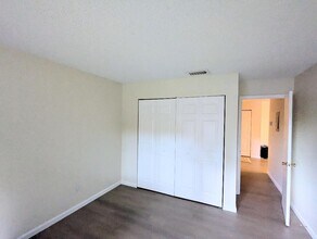 662 Kenwick Cir, Unit Casselberry Unit 102 in Casselberry, FL - Foto de edificio - Building Photo