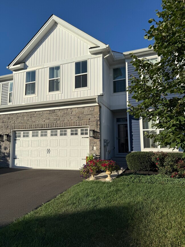 property at 115 Wynstone Ct