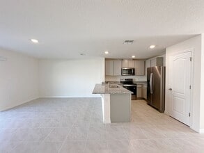 672 Moscato Dr in Daytona Beach, FL - Building Photo - Building Photo