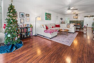 3930 Oaks Clubhouse Dr in Pompano Beach, FL - Building Photo - Building Photo