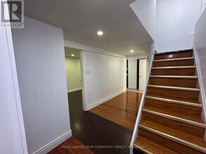 24 Grand River Ct in Brampton, ON - Building Photo - Building Photo