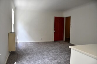 6160 Orange St in Los Angeles, CA - Building Photo - Building Photo