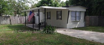 1011 NW 42nd Ln in Ocala, FL - Building Photo