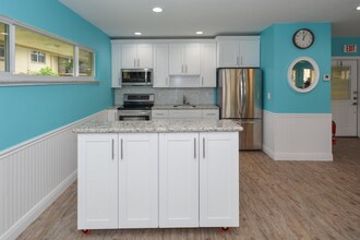 1251 NW 13th St in Boca Raton, FL - Building Photo - Building Photo