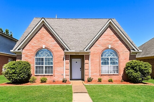 property at 8672 Overcup Oaks Dr