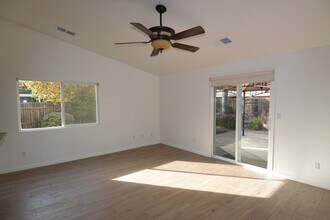 2620 W Brooke Ave in Visalia, CA - Building Photo - Building Photo