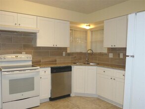 2915 N Blue Meadow Cir in Sugar Land, TX - Building Photo - Building Photo