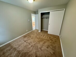 390 Taylor Ave NW in Renton, WA - Building Photo - Building Photo