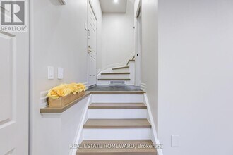 100-T100 Arbors Ln in Vaughan, ON - Building Photo - Building Photo