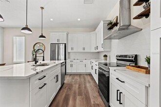 121 E Warren Ave in Tampa, FL - Building Photo - Building Photo