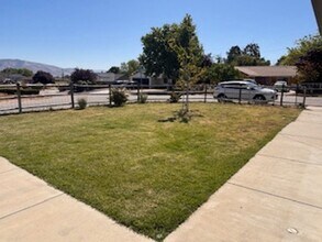 21431 Santa Barbara Dr in Tehachapi, CA - Building Photo - Building Photo