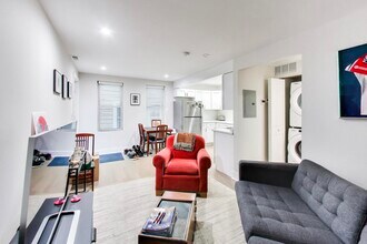 2021 W Shakespeare Ave in Chicago, IL - Building Photo - Building Photo