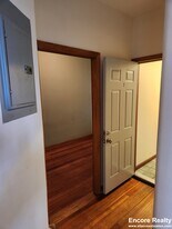 369A Centre St, Unit 2 in Boston, MA - Building Photo