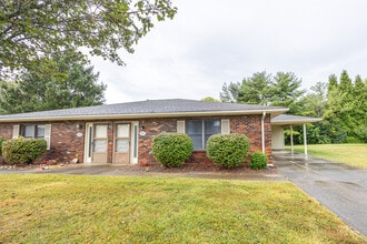 2017 Erin Ct, Unit 3016 Anthony in Huntingburg, IN - Foto de edificio - Building Photo