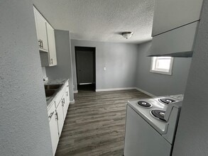 410 W Lyon Ave in Lake City, MN - Building Photo - Building Photo