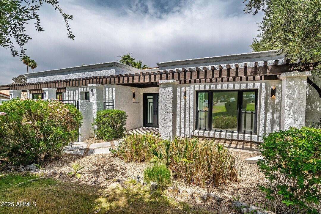 1925 E Lane Ave in Phoenix, AZ - Building Photo