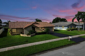 7680 NW 23rd St in Margate, FL - Building Photo - Building Photo