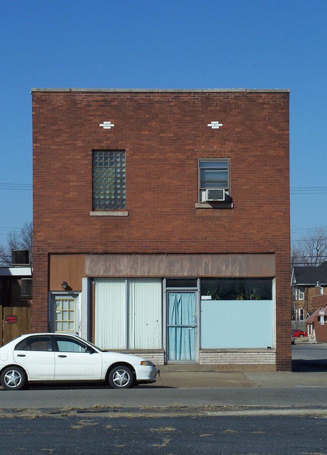 2267 Grand Avenue in Granite City, IL - Foto de edificio - Building Photo