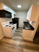 1003 Cherokee St, Unit C in Collinsville, IL - Building Photo - Building Photo