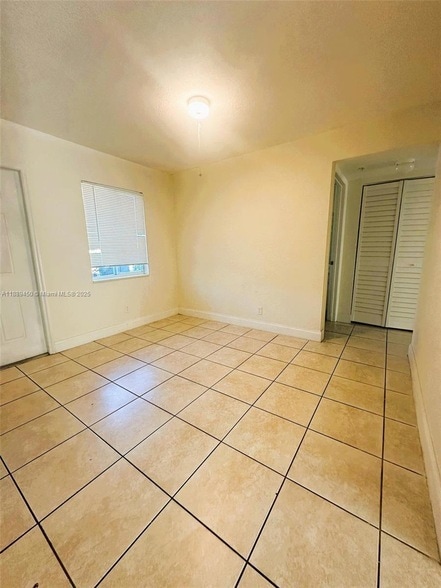 4271 NW 5th St, Unit 108 in Plantation, FL - Building Photo - Building Photo