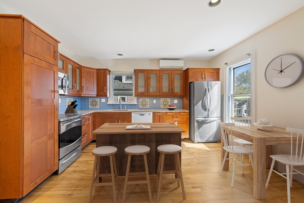 124 Boston Ave in Medford, MA - Building Photo