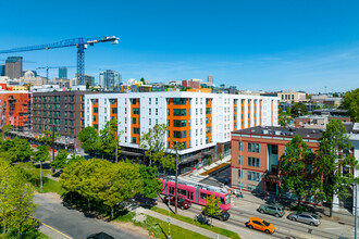 13th & Fir Family Housing in Seattle, WA - Foto de edificio - Building Photo