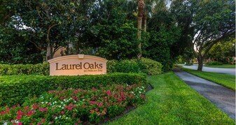 853 Tanbark Dr in Naples, FL - Building Photo