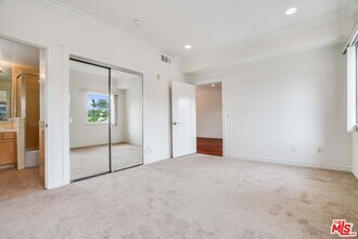 3328 Oakhurst Ave in Los Angeles, CA - Building Photo - Building Photo