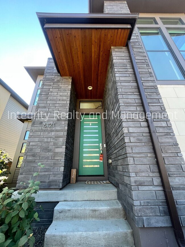 6121 Chester St in Denver, CO - Building Photo - Building Photo