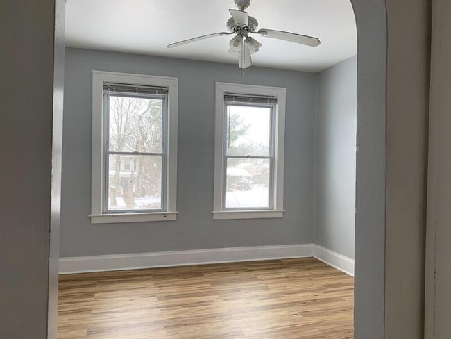 property at 322 Woodlawn Rd