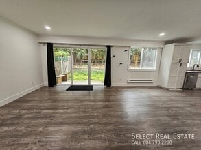 33900 Mayfair Ave in Abbotsford, BC - Foto de edificio - Building Photo