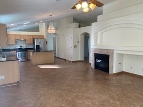 2461 E Stone Stable Dr in Tucson, AZ - Foto de edificio - Building Photo