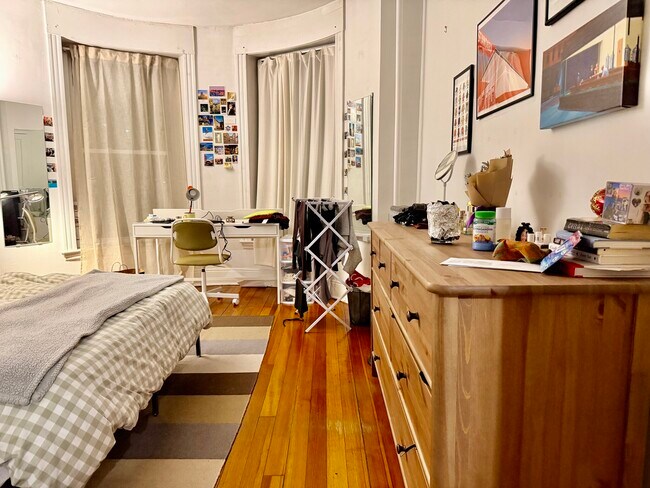 1122 Commonwealth Ave in Boston, MA - Building Photo - Building Photo